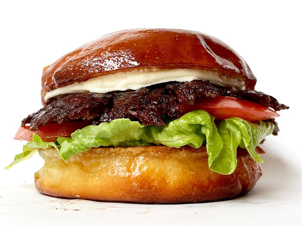 Burger Świeżak na autorskiej bułce w Zapini