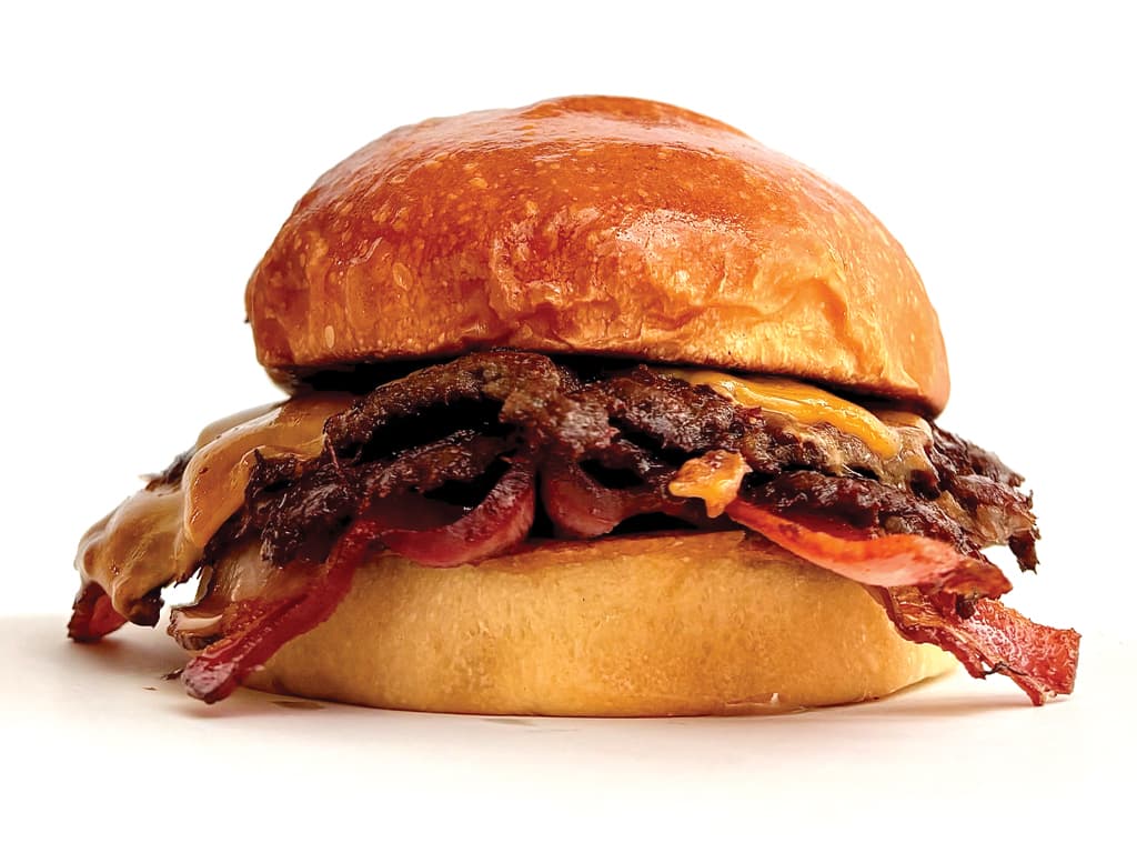 Burger Boczes ze skarmelizowaną wołowiną w Zapini